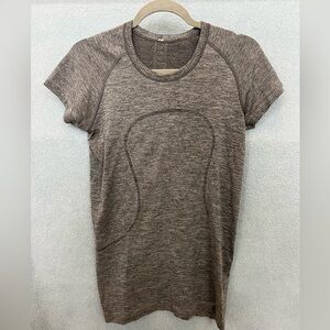 Lululemon size 8 gray (sparkly!) workout top